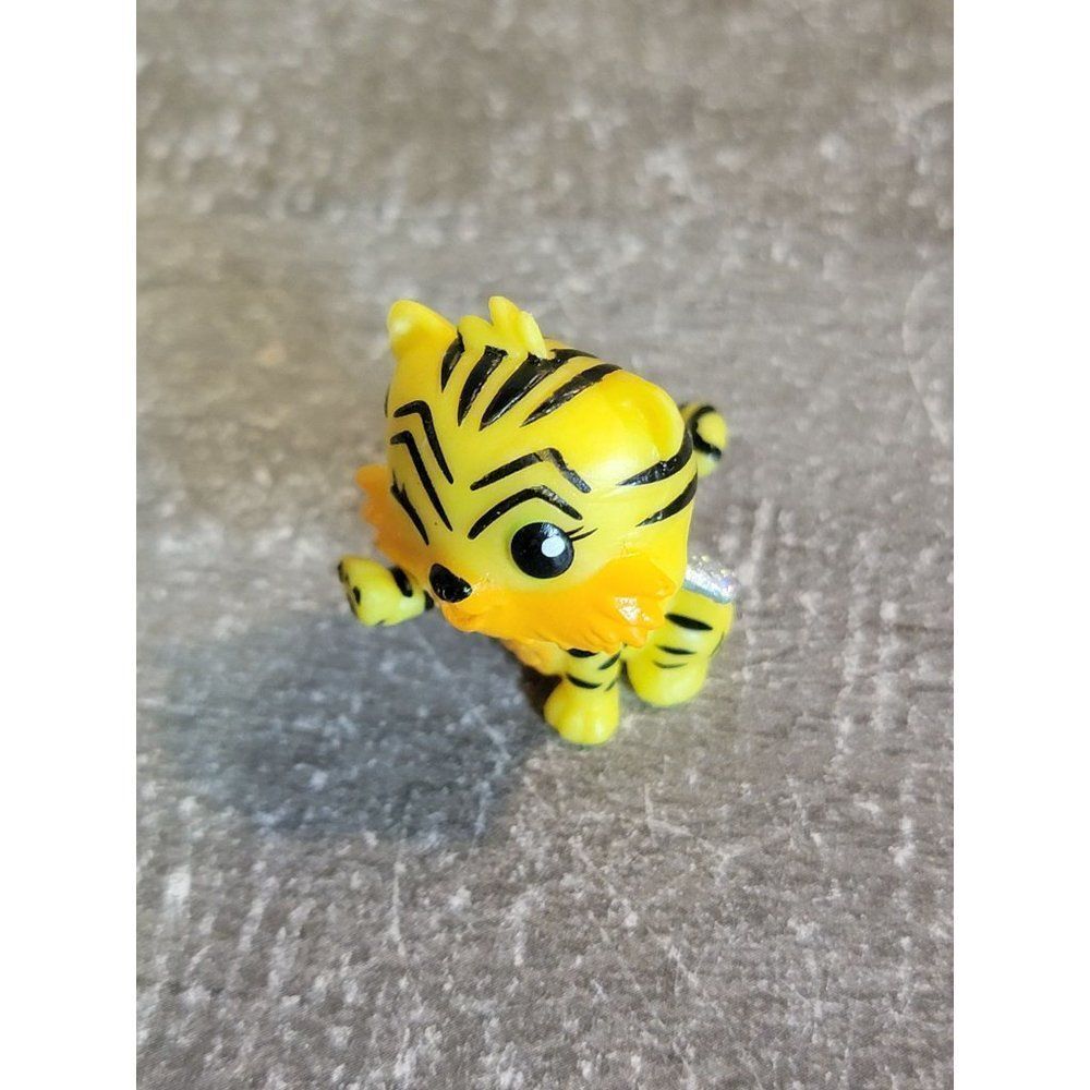 SML yellow baby tiger winged angel glitter toy‎ figure